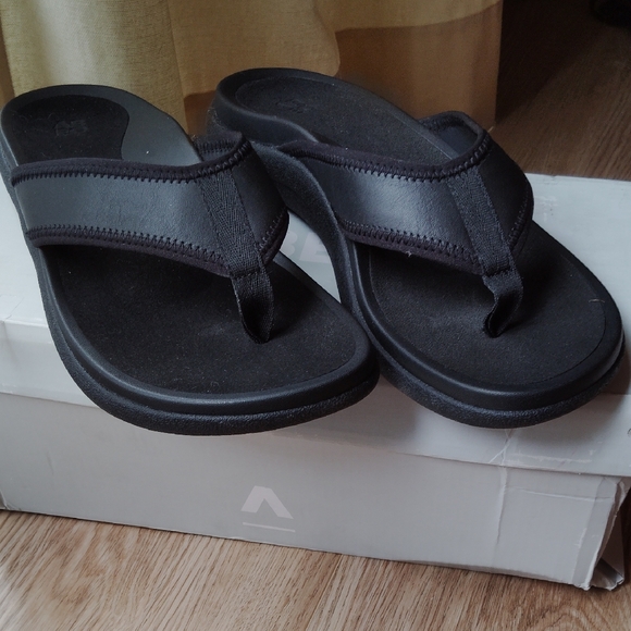 ABEO Black Women's Leather Maddie Flip-Flops - Picture 7 of 11